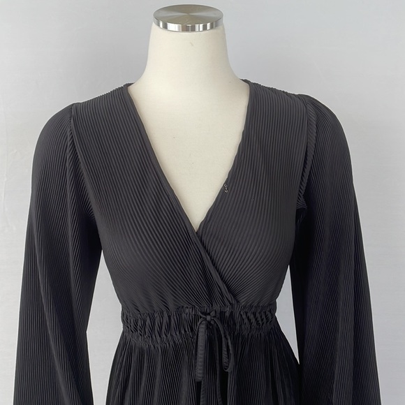 NWT Abercrombie and Fitch Black Top X Small - Picture 4 of 11